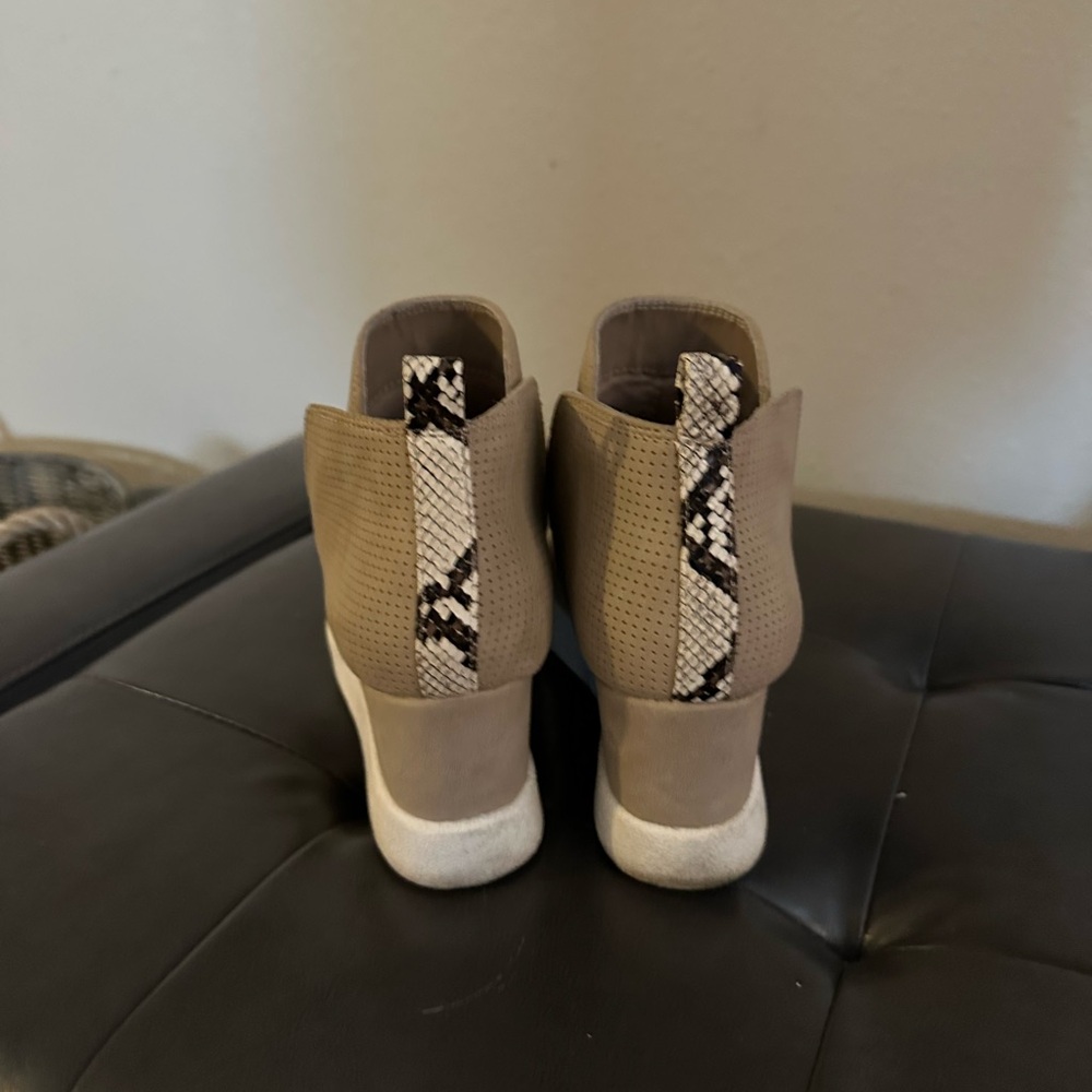 Tan Wedge Shoes with Decorative Back Strip